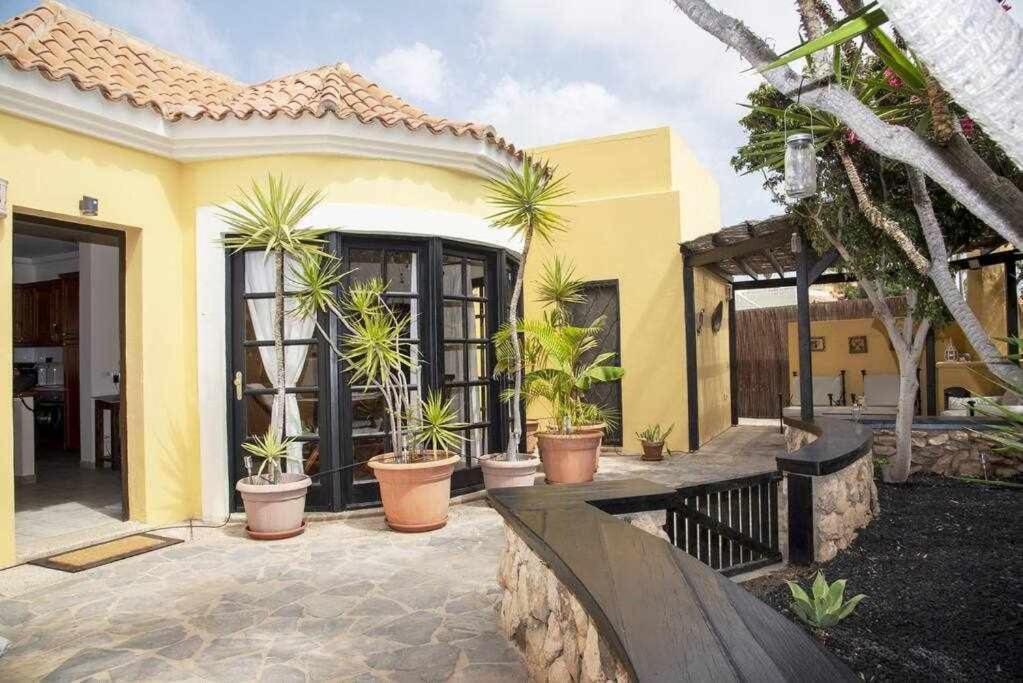Aurora Mari Villa Your Dream Steps From The Ocean Shore Caleta De Fuste Bagian luar foto