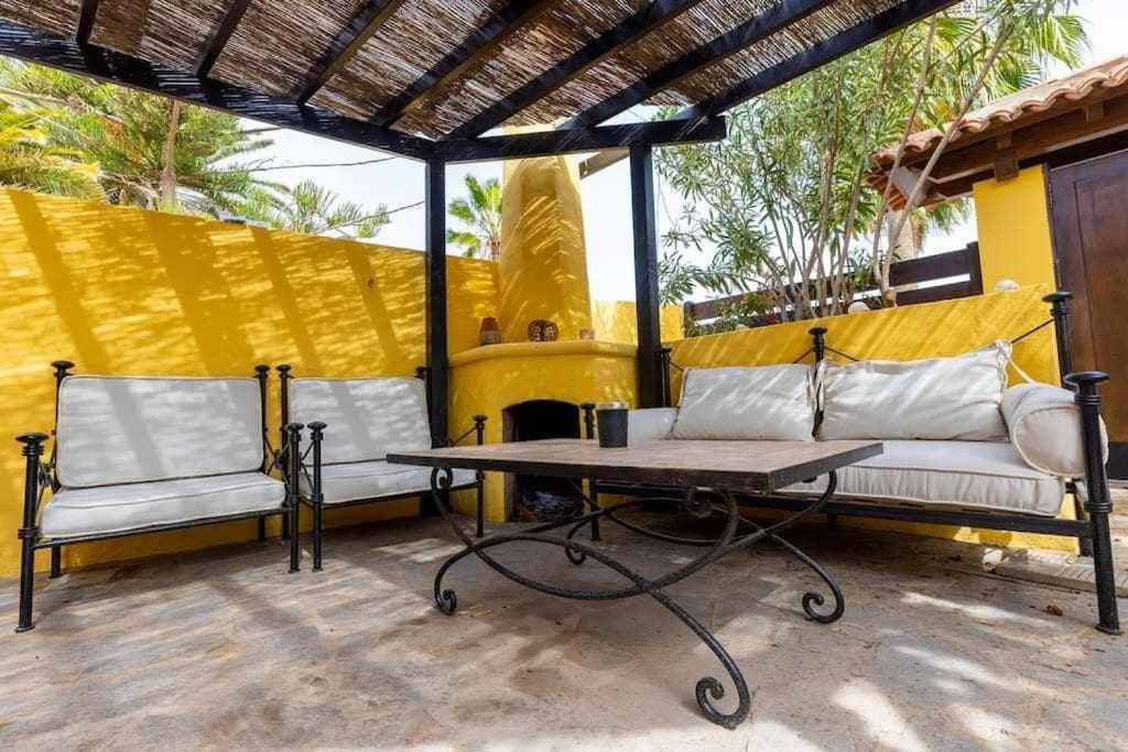 Aurora Mari Villa Your Dream Steps From The Ocean Shore Caleta De Fuste Bagian luar foto