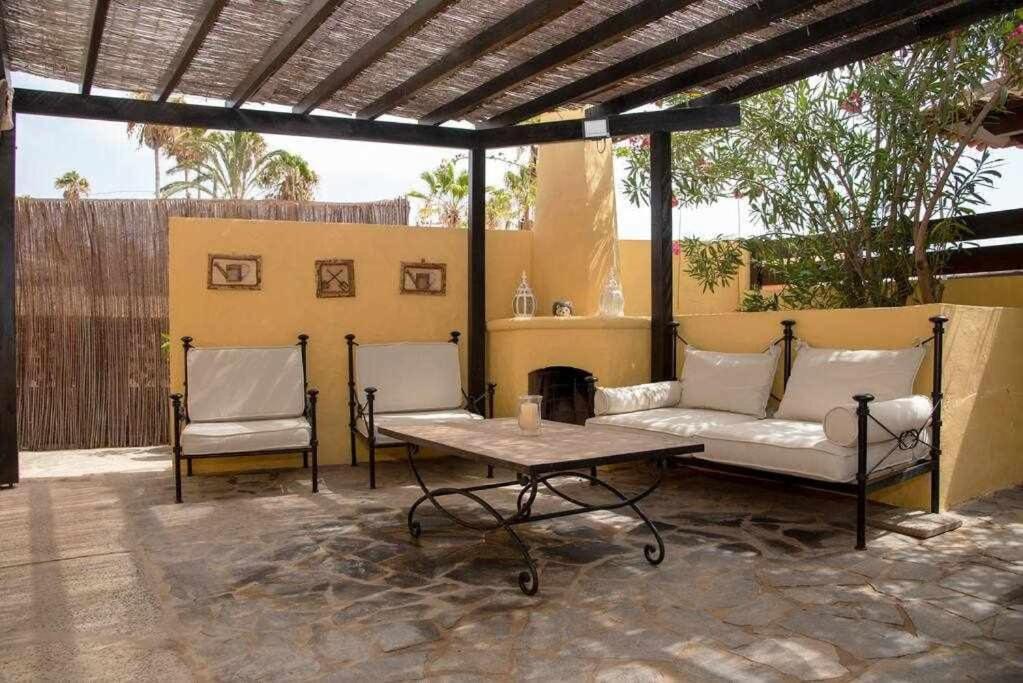 Aurora Mari Villa Your Dream Steps From The Ocean Shore Caleta De Fuste Bagian luar foto