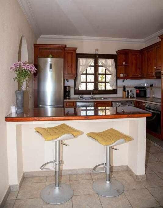Aurora Mari Villa Your Dream Steps From The Ocean Shore Caleta De Fuste Bagian luar foto
