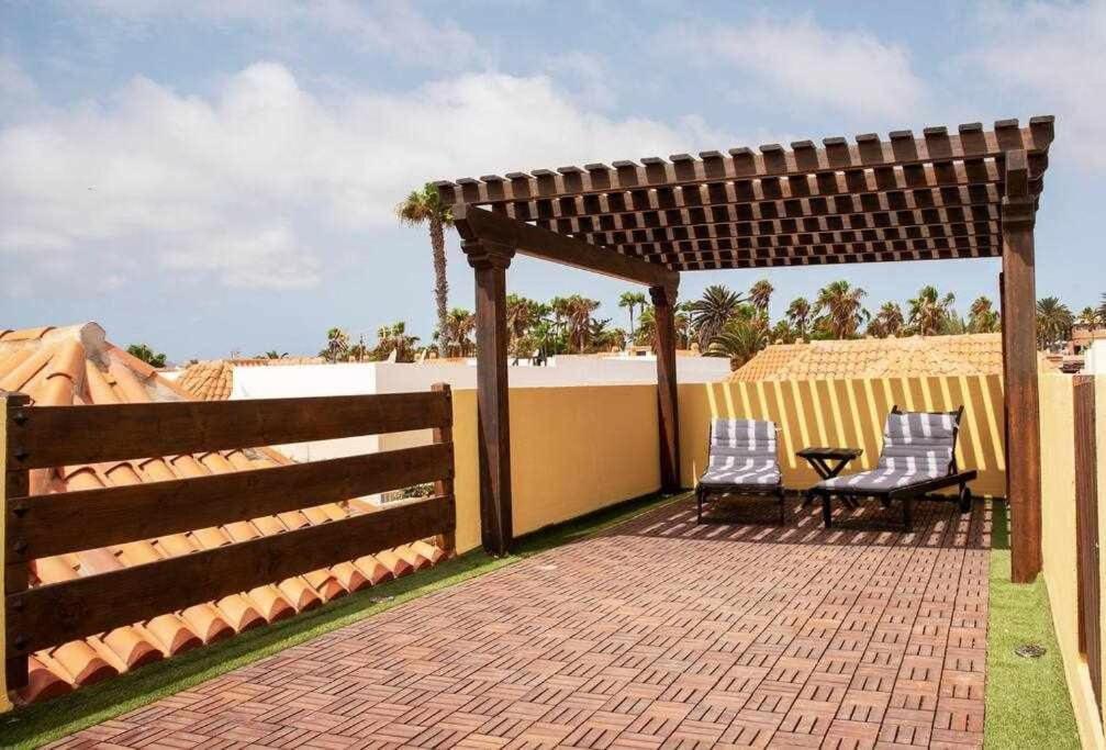 Aurora Mari Villa Your Dream Steps From The Ocean Shore Caleta De Fuste Bagian luar foto